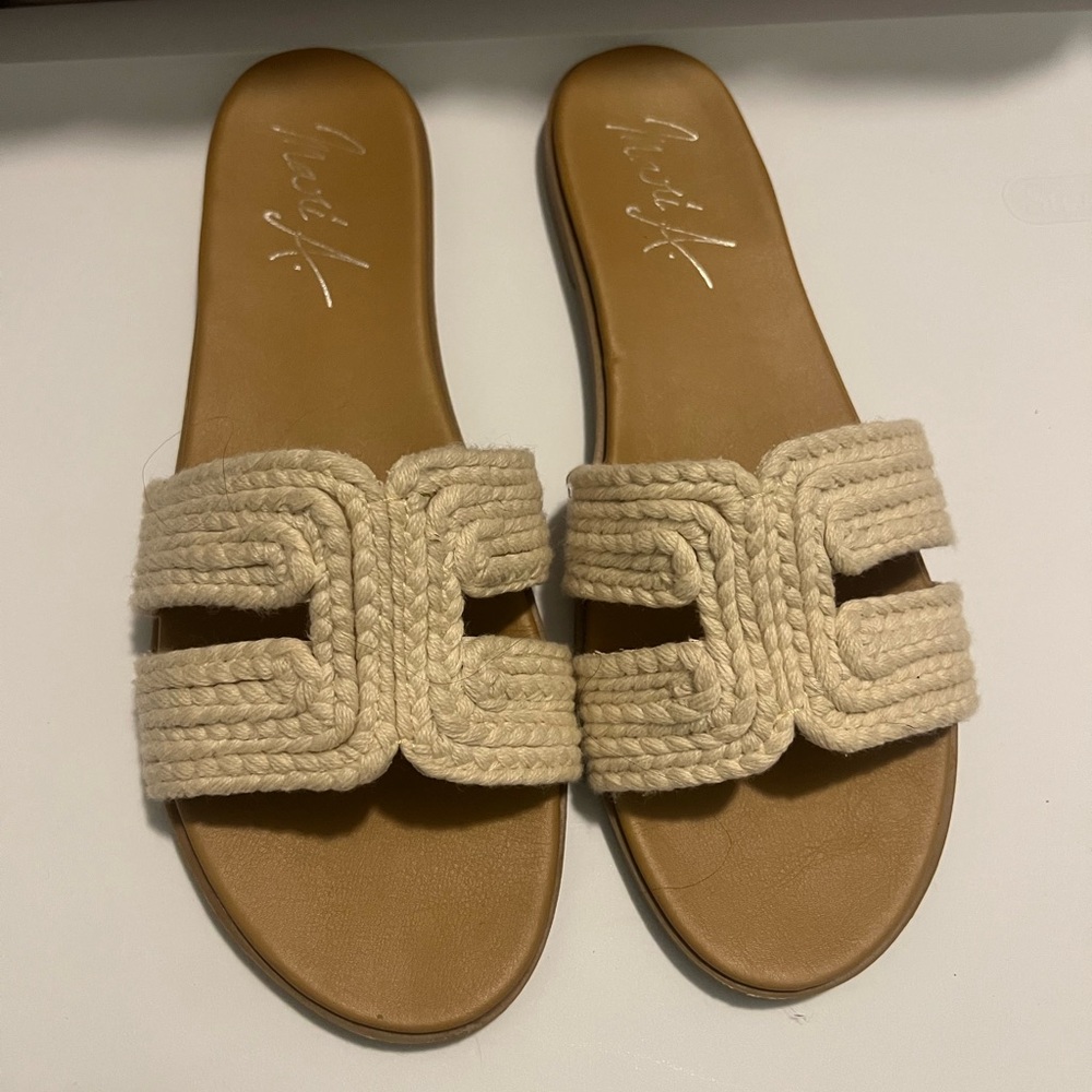 Chic Beige Slide Sandals